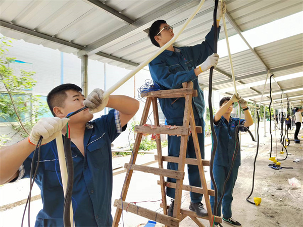 修建車棚解難題 新人支援效率高1采用.jpg